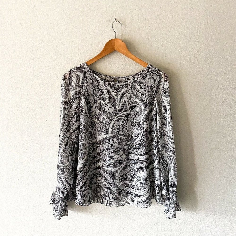White House Black Market gray and black paisley long flared sleeve blouse 4